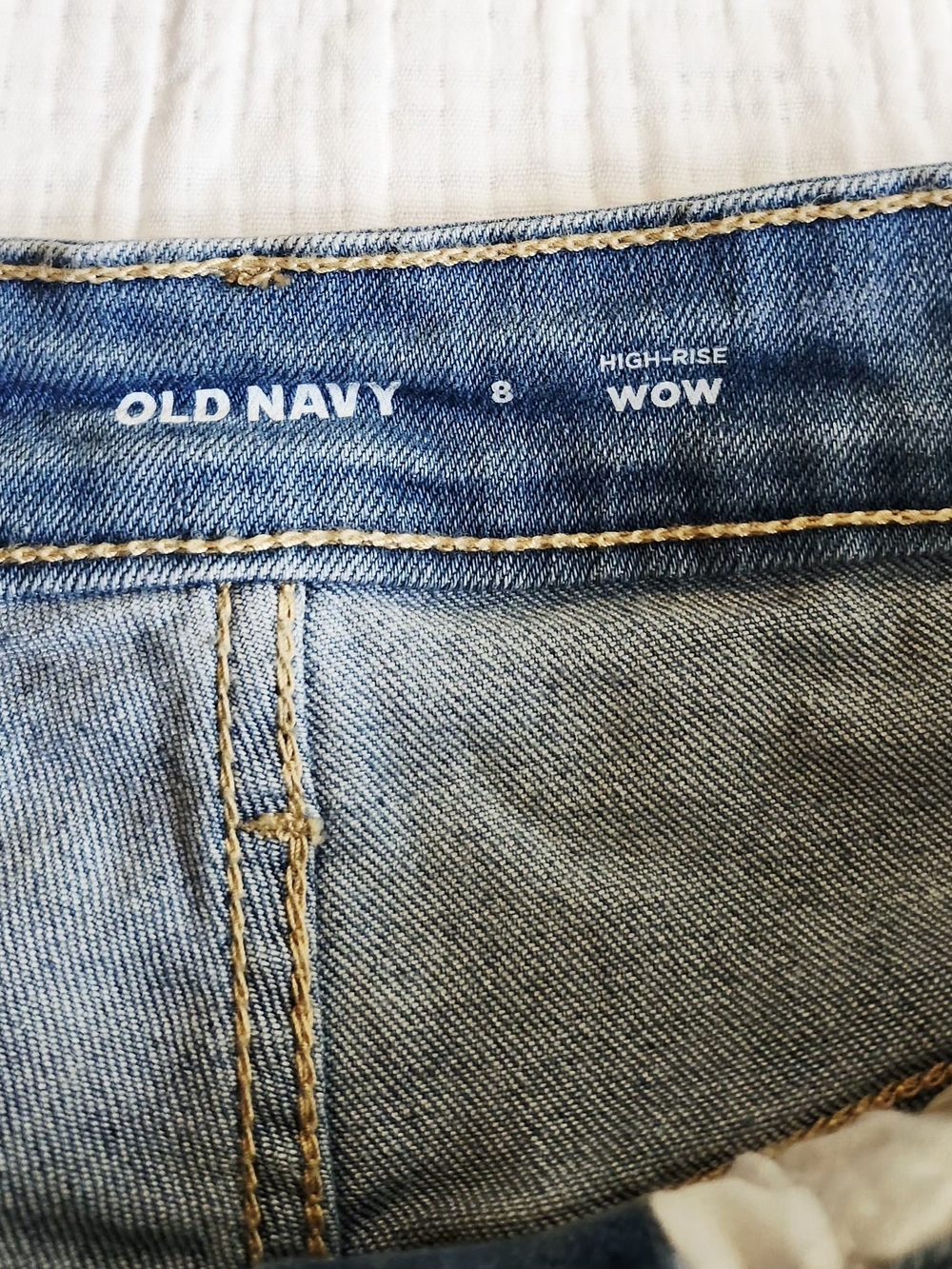 Old Navy Light Wash Denim Cuffed Women's Shorts - Picture 4 of 11